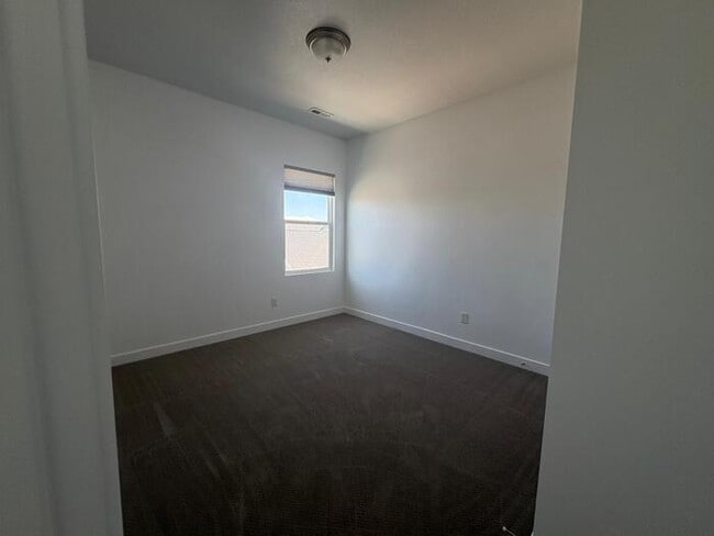 Building Photo - 6354 Upland View Dr