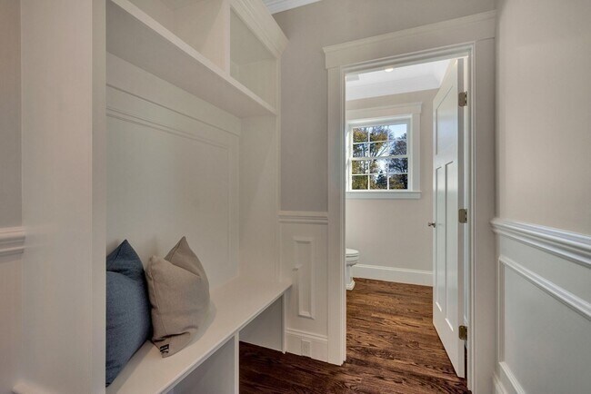 Building Photo - 53 Old Mystic St