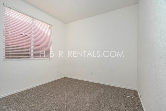 Building Photo - Charming 3-Bedroom Home with a Beautiful Pool in Lathrop! *POOL SERVICE INCLUDED*