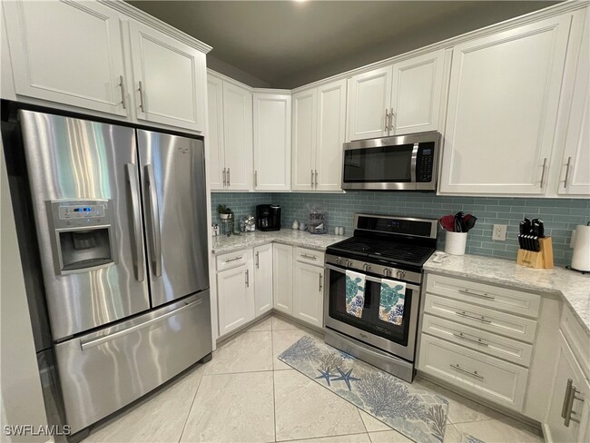 Building Photo - 7627 Jacaranda Ln