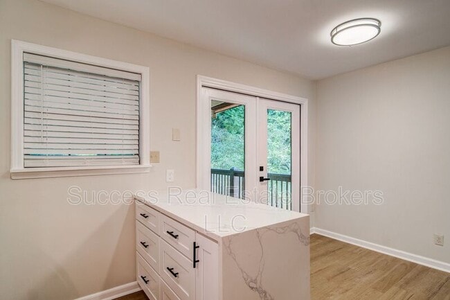 Building Photo - 4734 N Springs Rd NW