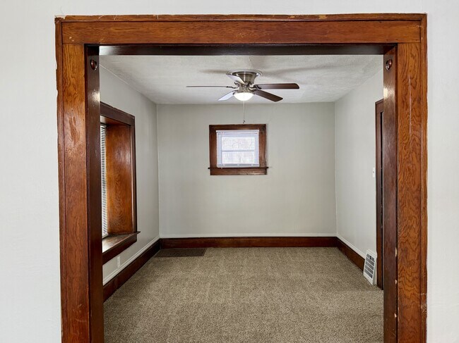 Building Photo - 1182 5th Ave