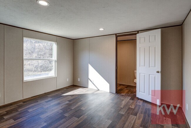 Building Photo - Chestnut St 119/Whispering Hills MHP