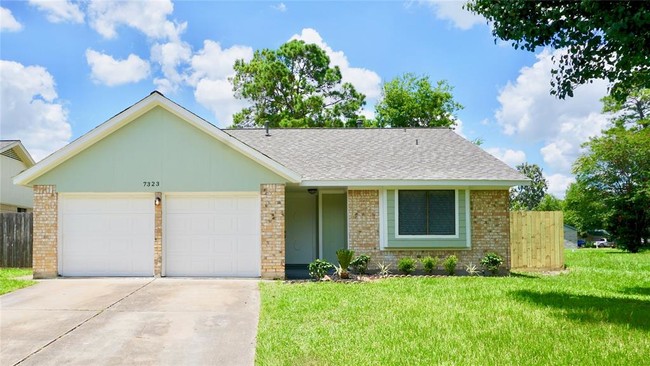 Primary Photo - 7323 Woodoak Dr