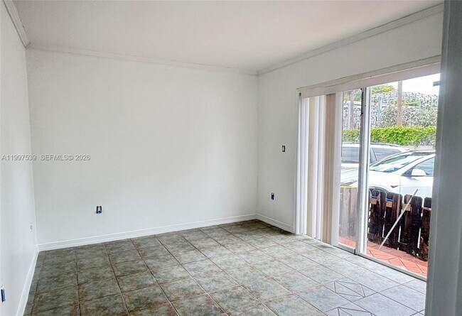 Building Photo - 511 NW 82nd Ave