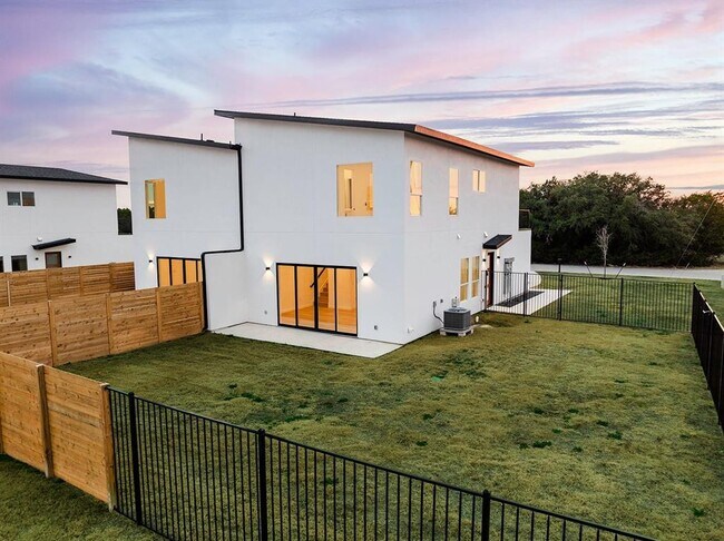 Building Photo - 21508 Twain Cove