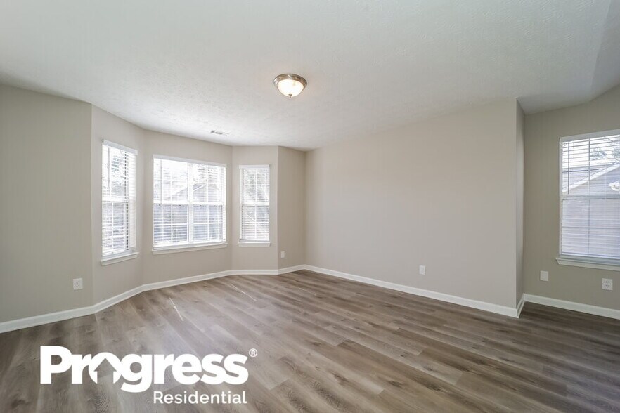 Building Photo - 2710 Luke Dr