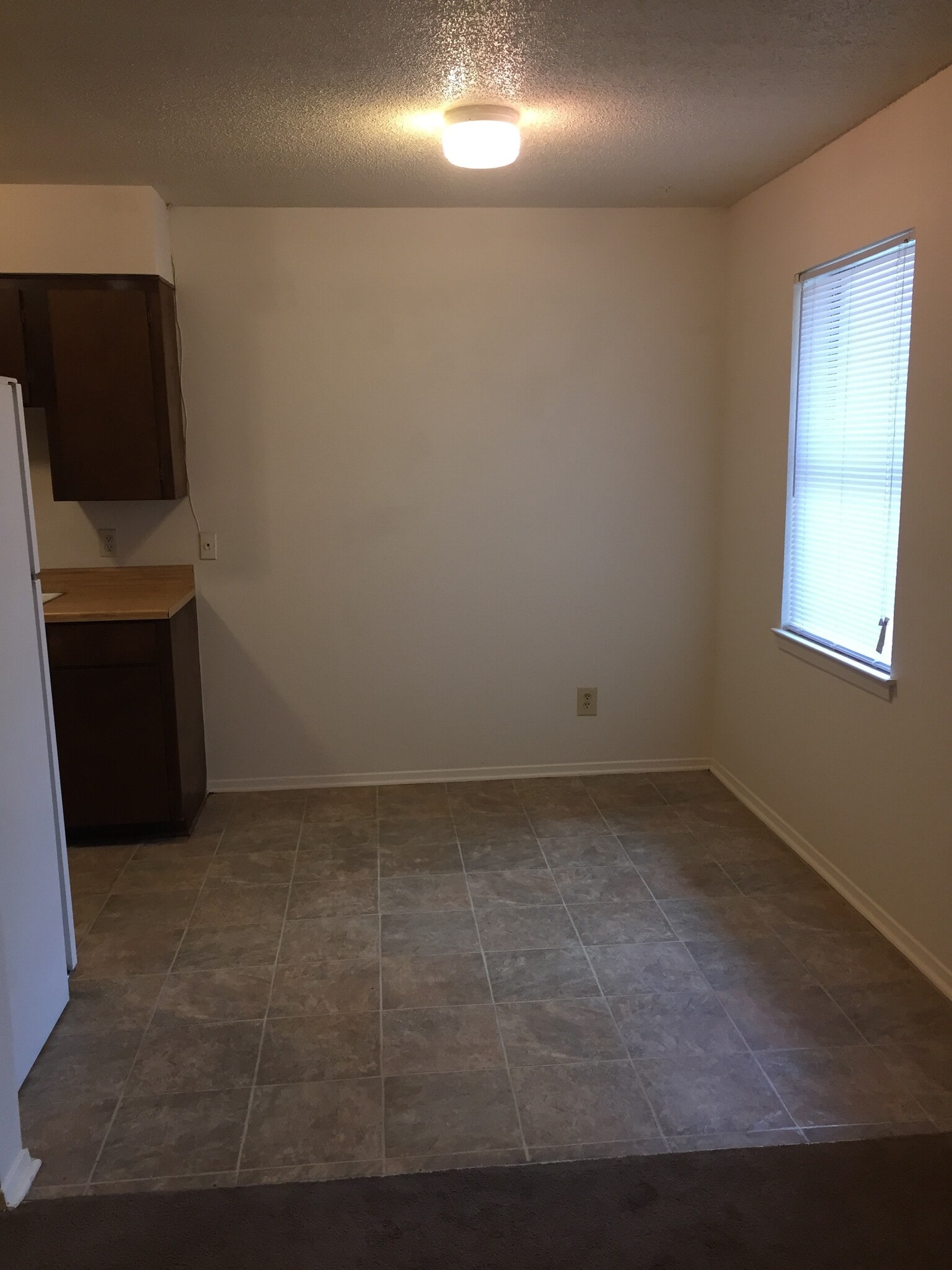 Building Photo - 404 S Industrial St