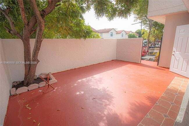 Building Photo - 10099 NW 4th Ln