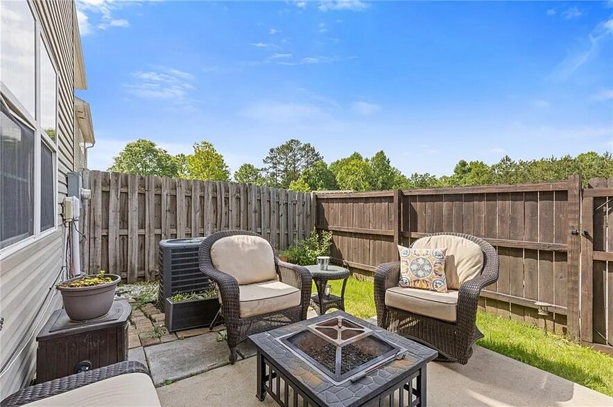 Back Patio - 2280 Baker Station Dr