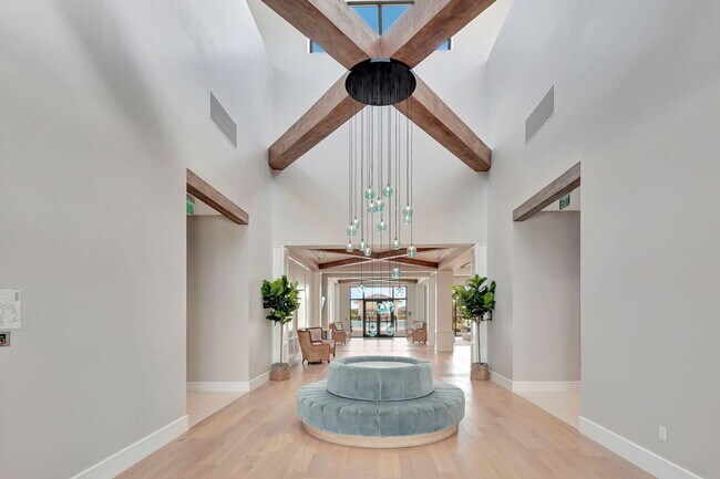 Building Photo - 9901 Regency Wy