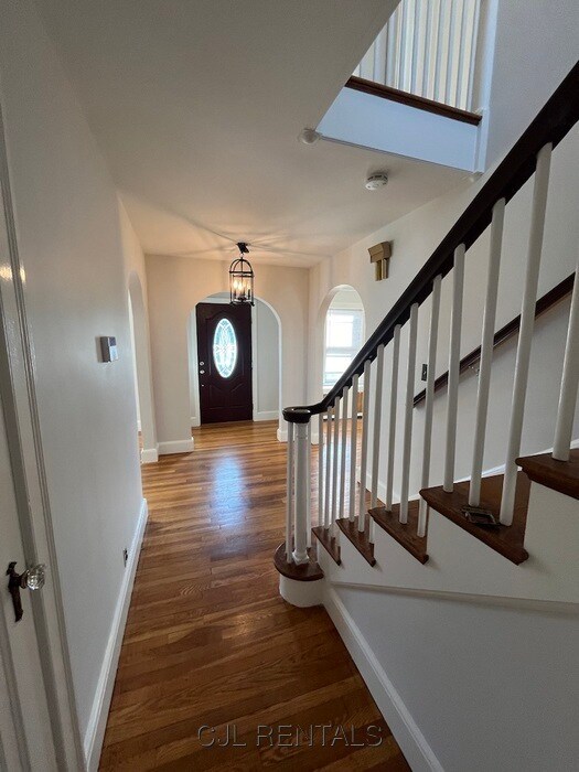 Building Photo - 30 Stearns Rd