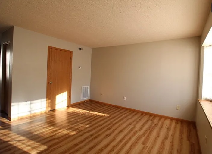 Building Photo - 2649 Sandbury Blvd