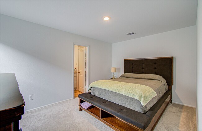 Building Photo - 21575 Carosella Dr