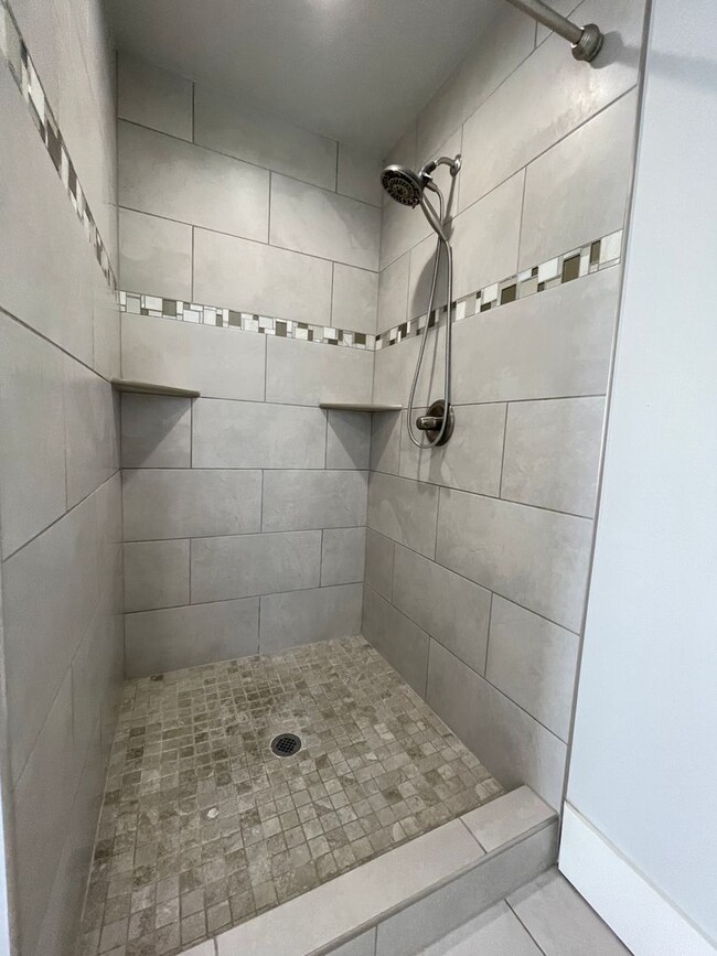 Building Photo - Gorgeous Home Available Now!!