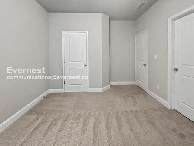 Building Photo - 8365 Loch Lomand Ln