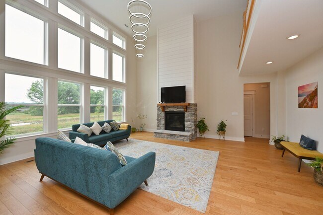 Building Photo - **EXECUTIVE 2022-BUILT HOME IN WILLIAMSON ...