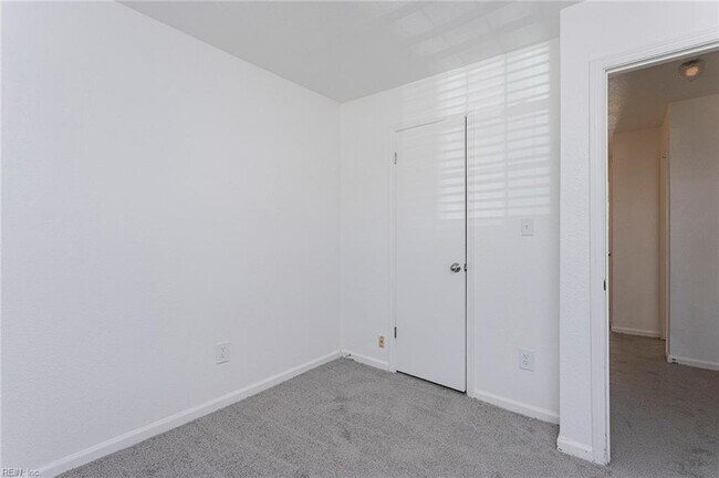 Building Photo - 5684 Campus Dr