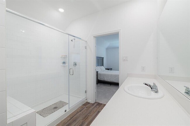 Building Photo - 31535 Beacon Cove Trl