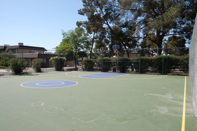 Building Photo - 6127 Meadowhaven Ln