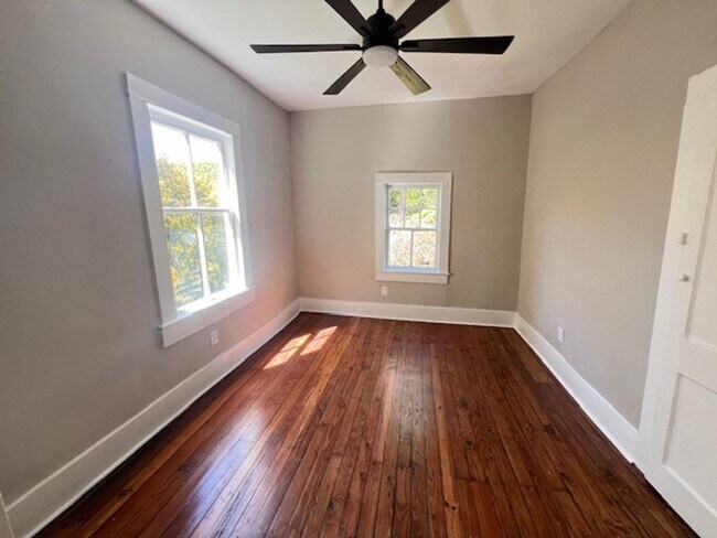 Building Photo - 1 Bedroom 1 Bath Apartment in Wraggsboro - Downtown Charleston