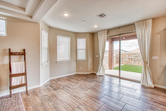 Building Photo - 4716 Christian Azcarate St