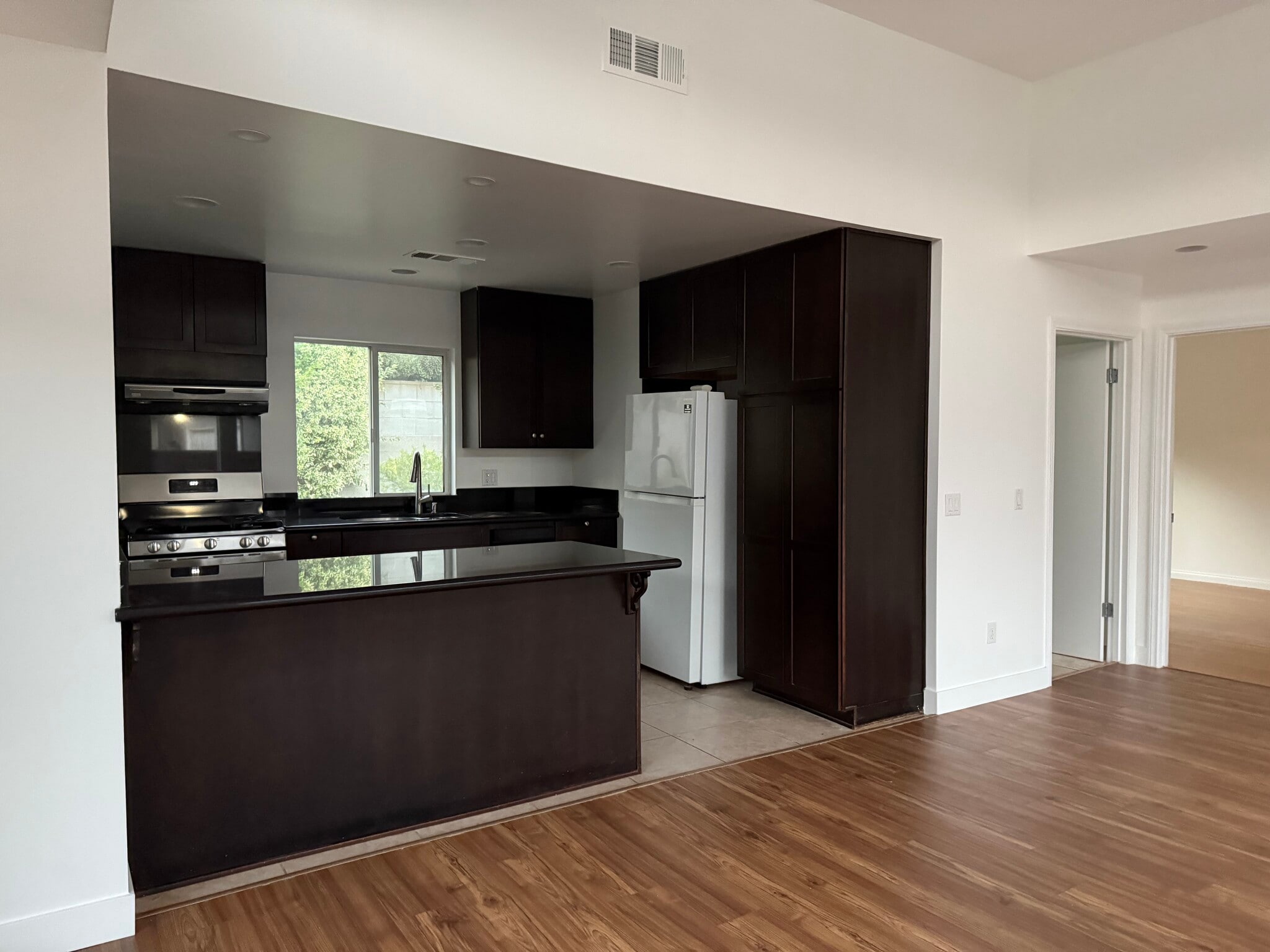 Building Photo - 11141 Greenlawn Ave