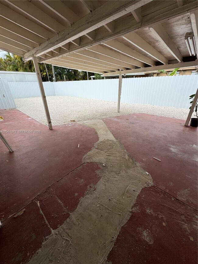 Building Photo - 10245 SW 37th Terrace