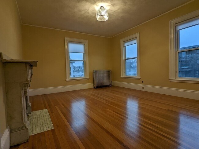 Building Photo - 131 Summer St