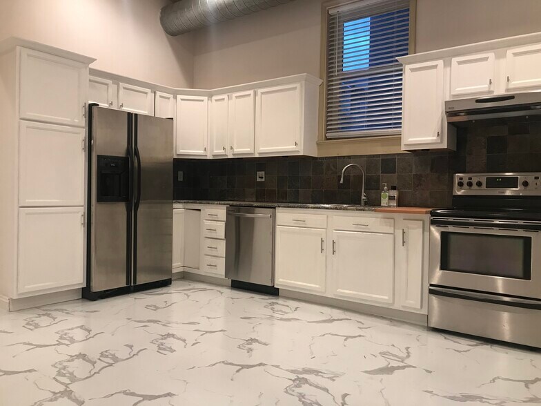 Building Photo - 809 N 2nd St