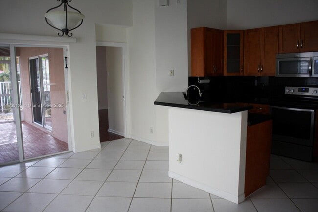 Building Photo - 1084 Golden Cane Dr