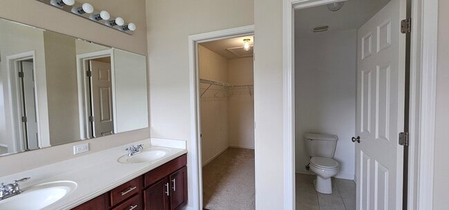 Building Photo - 481 Silver Charm Dr