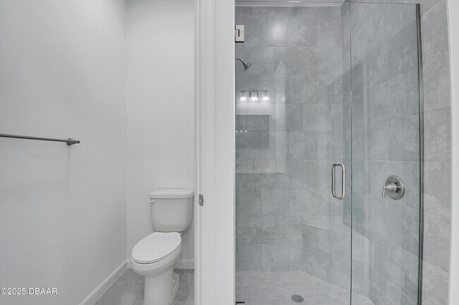 Building Photo - 215 Summertime Pl