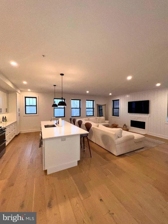 Building Photo - 986 Henry Ave