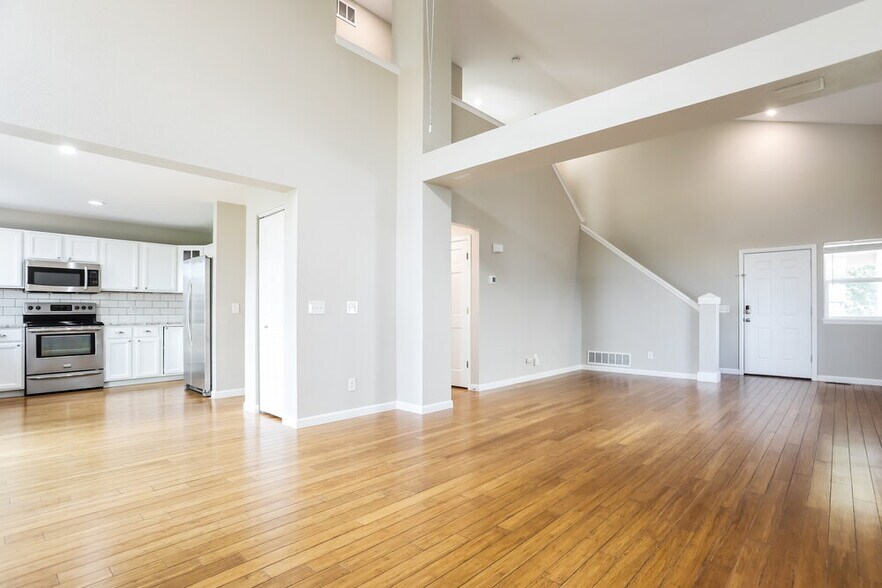 Building Photo - 17028 Foxton Dr