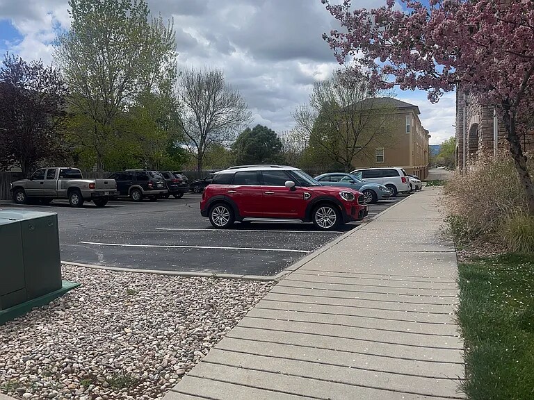 Building Photo - 2803 Kansas Dr