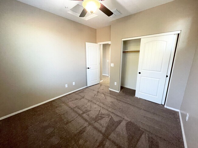 Building Photo - 3454 E Azalea Dr