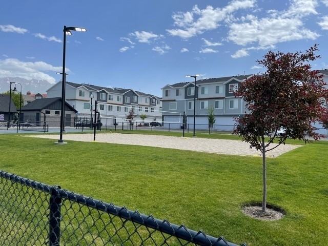 Building Photo - 637 W 1520 S