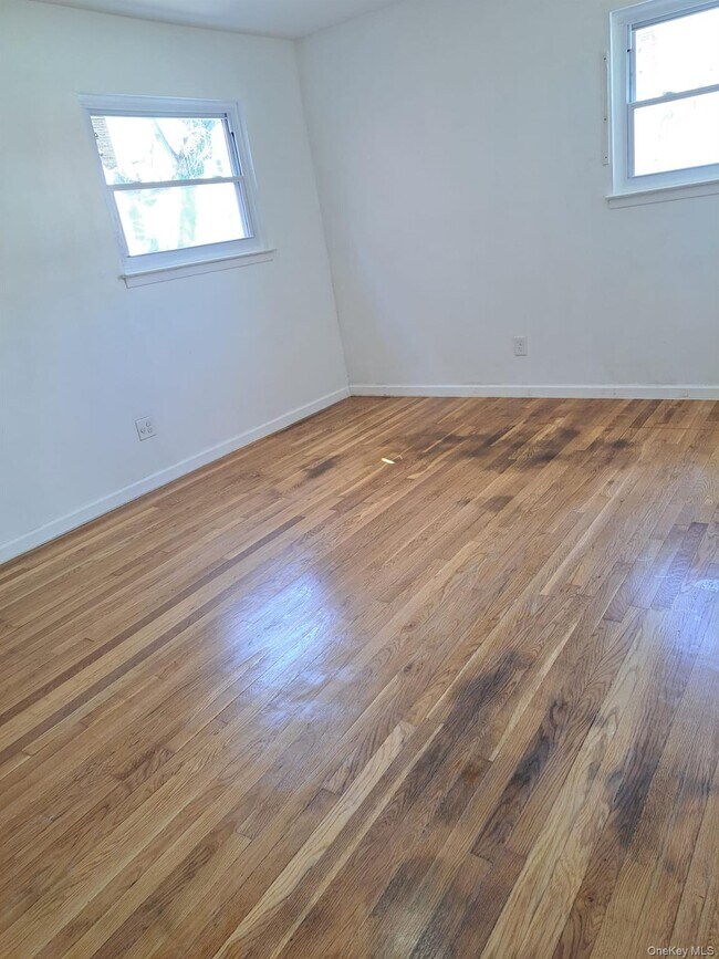 Building Photo - 115-30 Inwood St