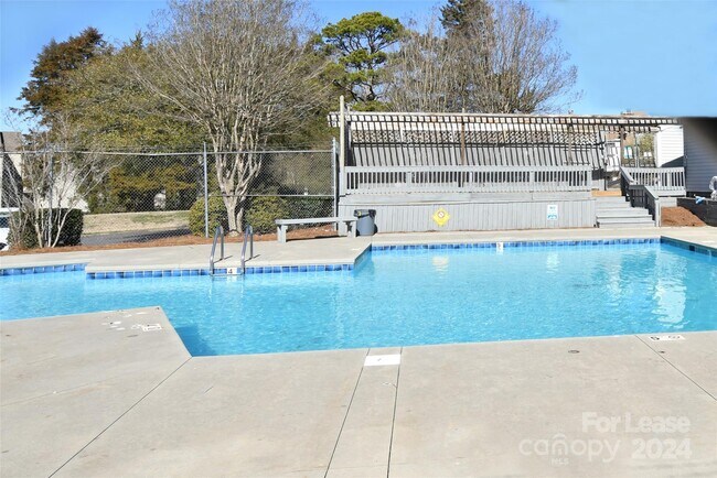 Building Photo - 11185 Harrowfield Rd