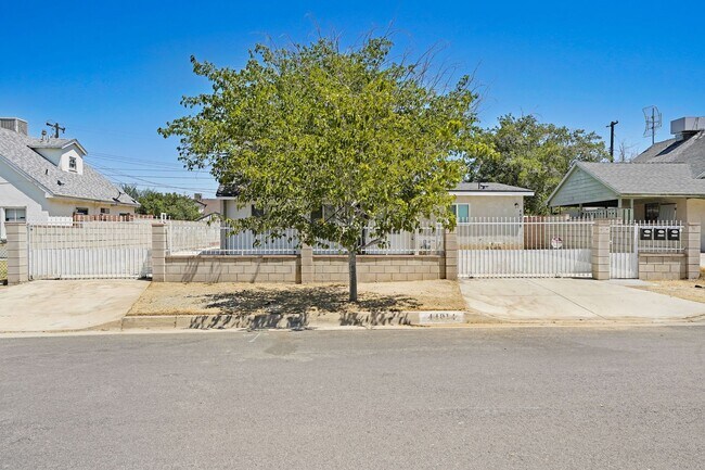 Primary Photo - Lancaster 1 bedroom