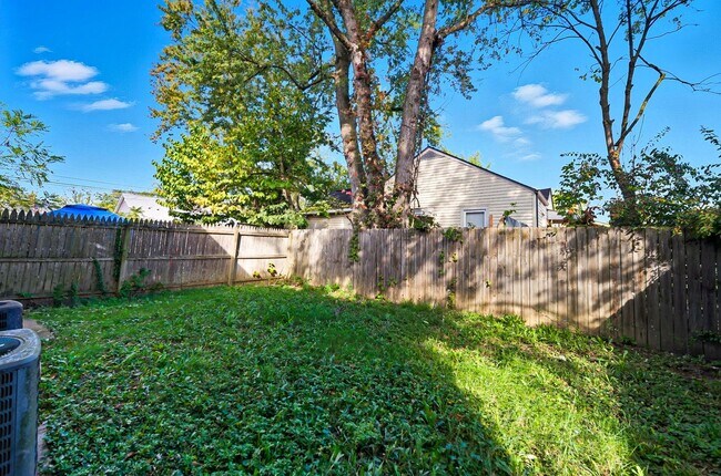 Building Photo - 2301 Jefferson Ave