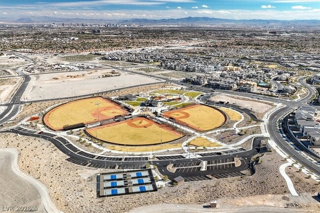 Building Photo - 1520 Little Penguin St