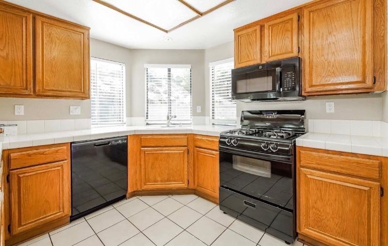 Building Photo - 4540 Grandview Dr