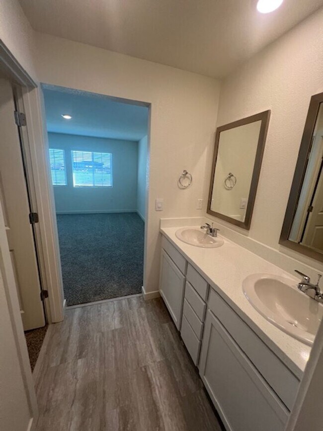 Building Photo - Brand New DR Horton Solar Smart Home with 4 Bedrooms.