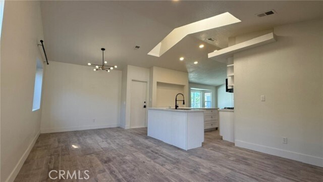 Building Photo - 39233 Rising Hill Dr