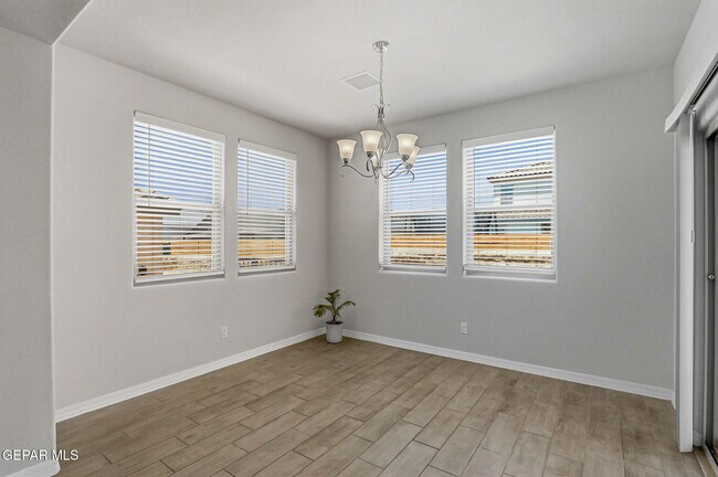 Building Photo - 7509 Enchanted Pk Dr