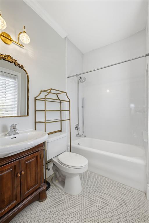 Building Photo - 2117 W Dekle Ave