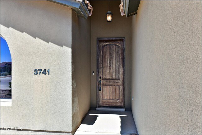 Building Photo - 3741 Loma Adriana