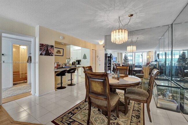 Building Photo - 3140 S Ocean Dr